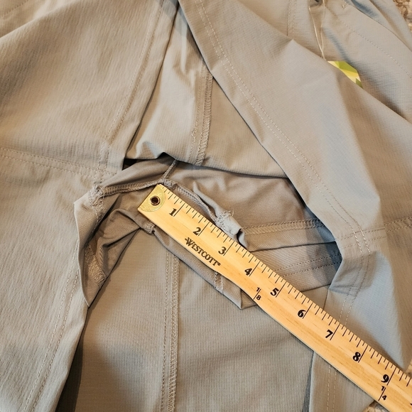 NWT Libin skort. Stretch waist. Pockets. Women's size Large. Upf 50+. Waterproof - Picture 16 of 16